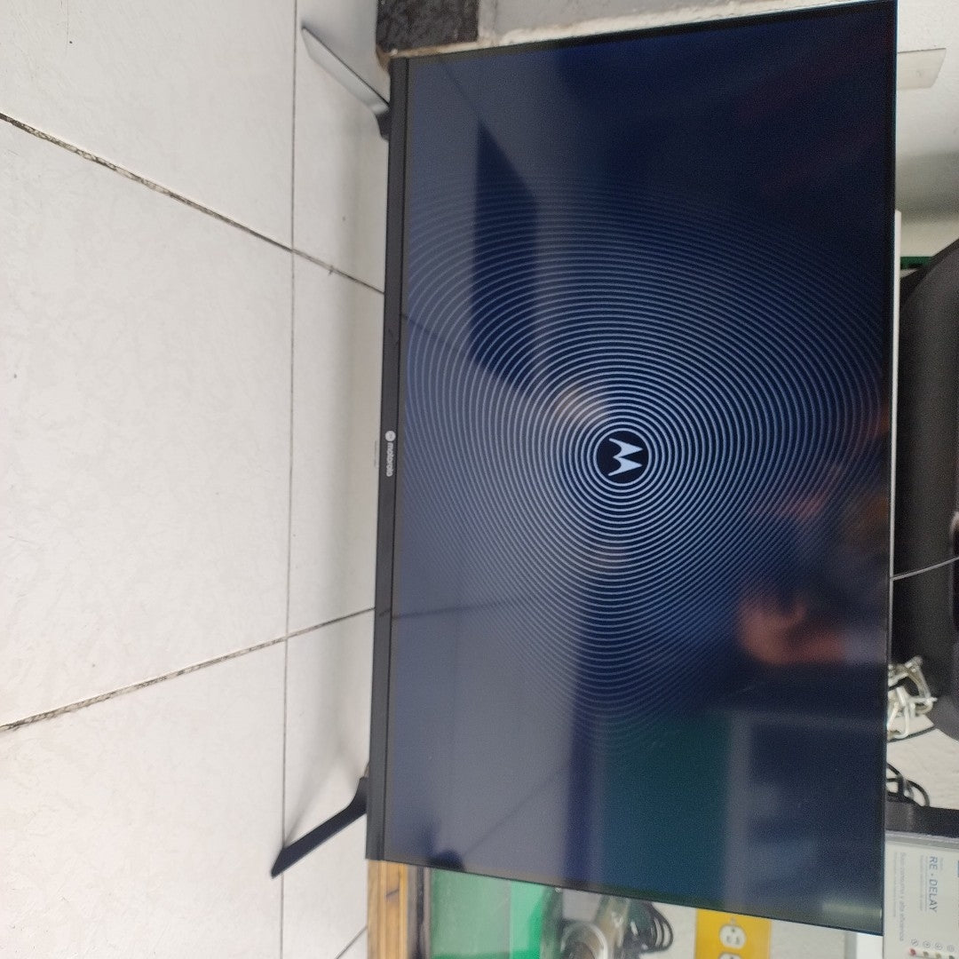 PANTALLA MOTOROLA MOT32NHLE05 (2025) 32" LED HD (SEMINUEVO)