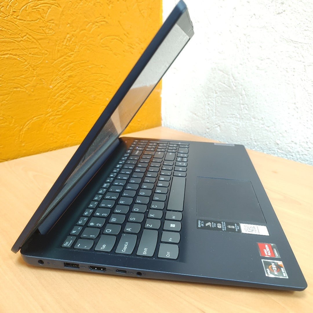 LAPTOP LENOVO IDEAPAD 1 15AMN7 (2024) 256 GB SSD 8 GB RAM (SEMINUEVO)