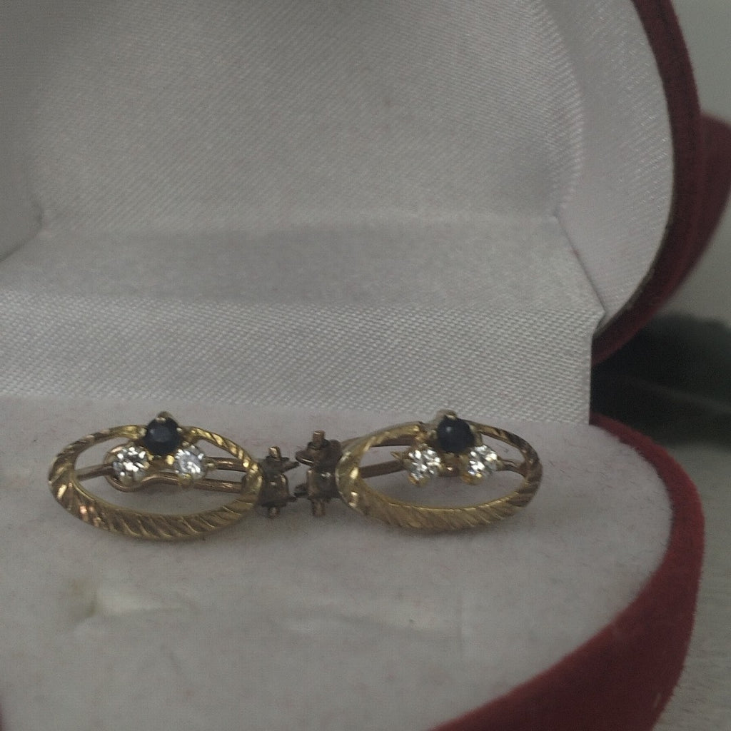 ARETES PAR ORO 8 K 2.5 GRMS (SEMINUEVO)