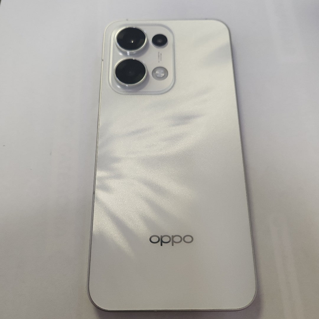CELULAR OPPO RENO13 5G CPH2689 (2024) 512 GB 12 GB RAM (SEMINUEVO)