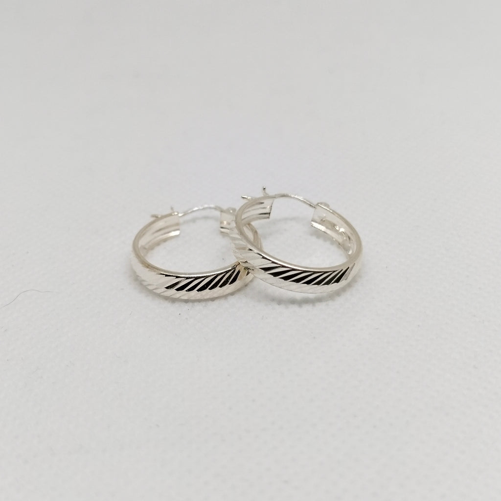 PAR ARRACADAS FACETADAS PLATA .925 2.3 GR (NUEVO)
