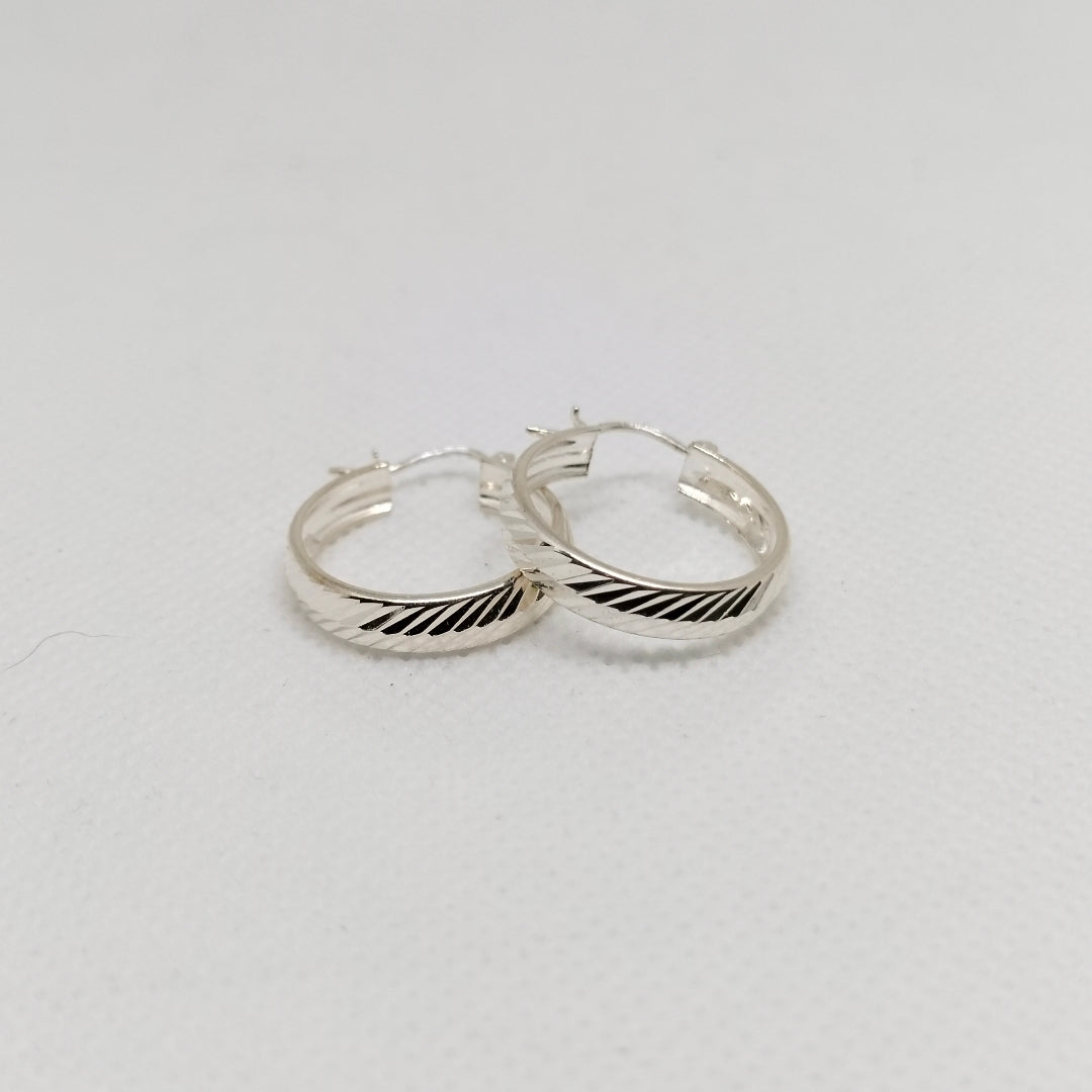 PAR ARRACADAS FACETADAS PLATA .925 2.3 GR (NUEVO)