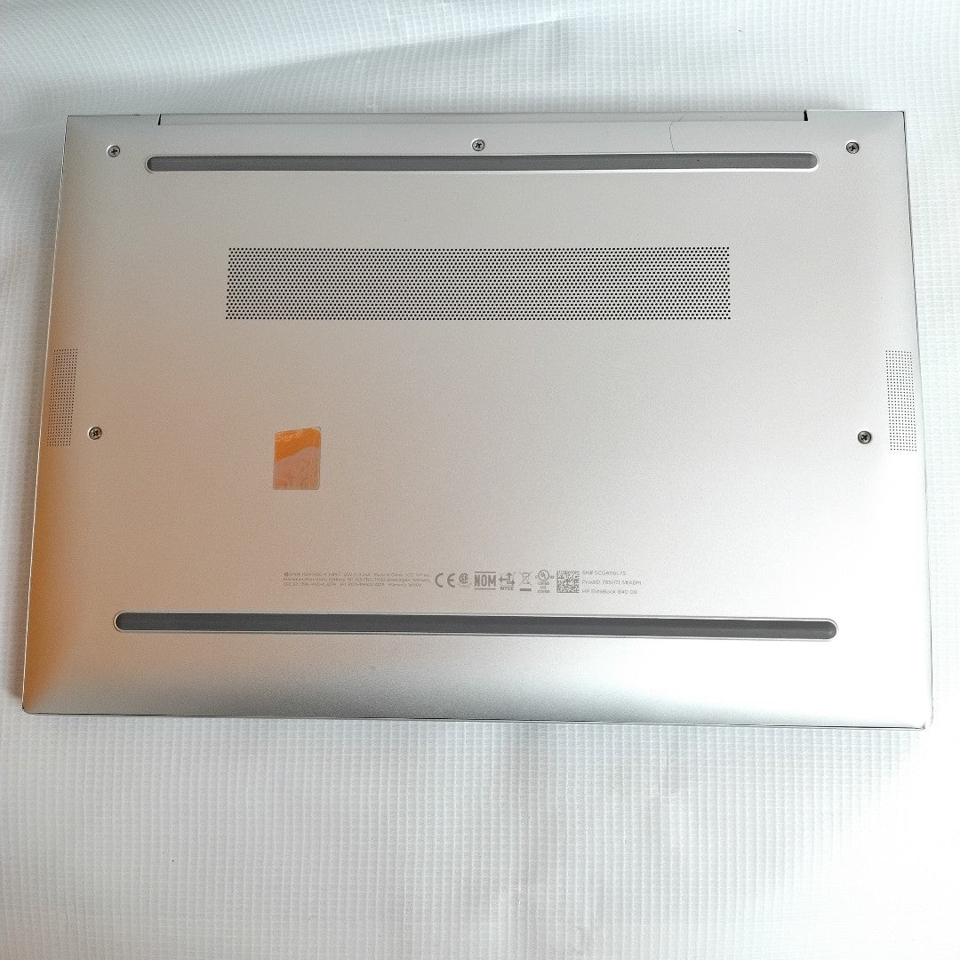 LAPTOP HP ELITEBOOK 840 G9 (2024) 256 GB SSD 16 GB RAM (SEMINUEVO)