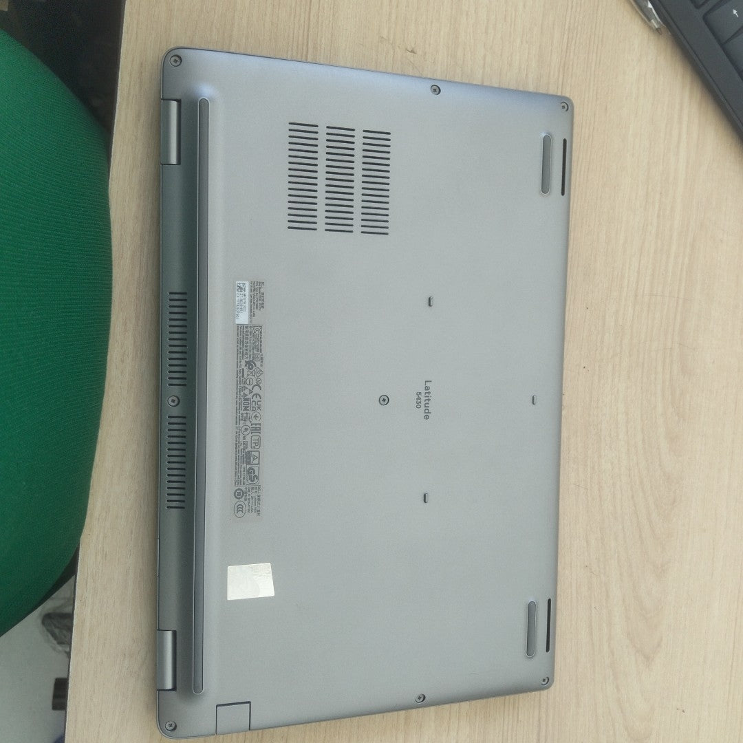 LAPTOP DELL LATITUDE 5430 (2023) 512 GB SSD 24 GB RAM (SEMINUEVO)