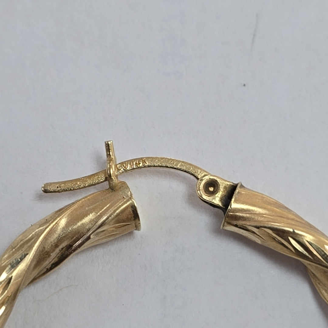 ARRACADAS PAR ORO 14 K 4.2 GRMS (SEMINUEVO)