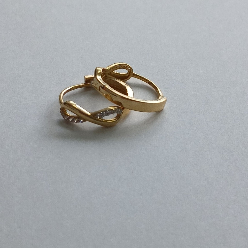 HUGGIES ORO 14K 2.1 (NUEVO)