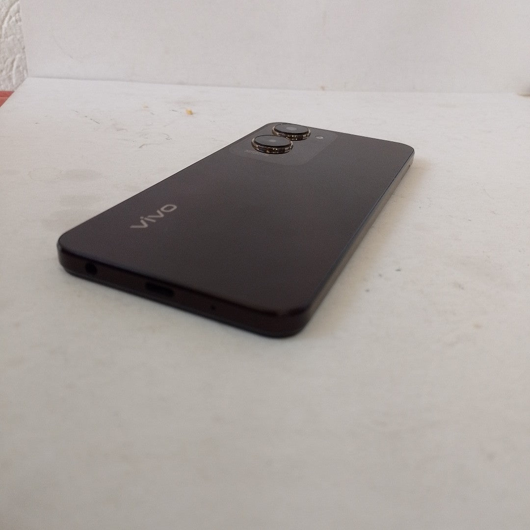 CELULAR VIVO Y18 V2333 256 GB 8 GB RAM (SEMINUEVO)