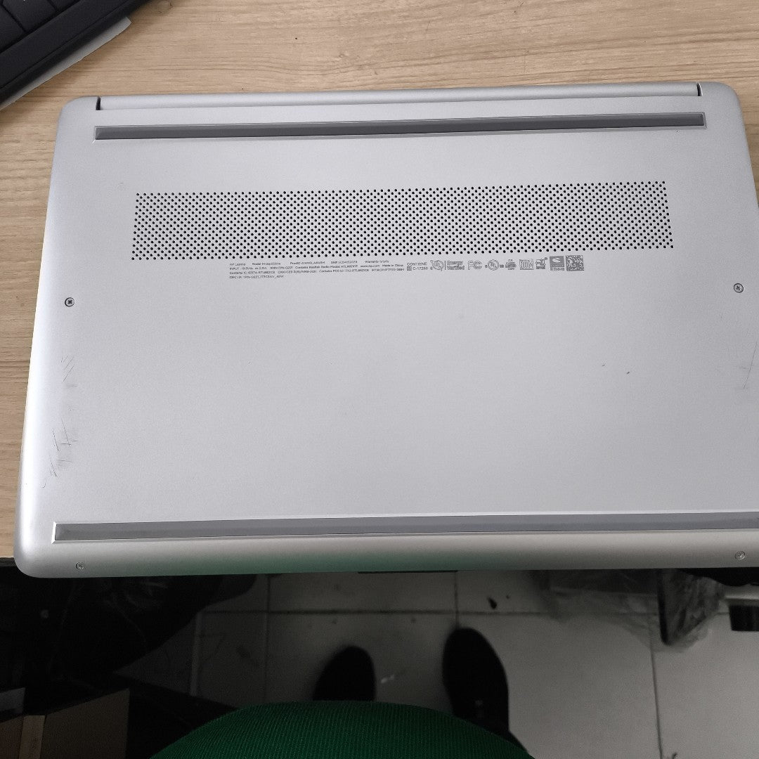 LAPTOP HP 14-DQ0530LA(2024) 256 GB SSD 8 GB RAM (SEMINUEVO)