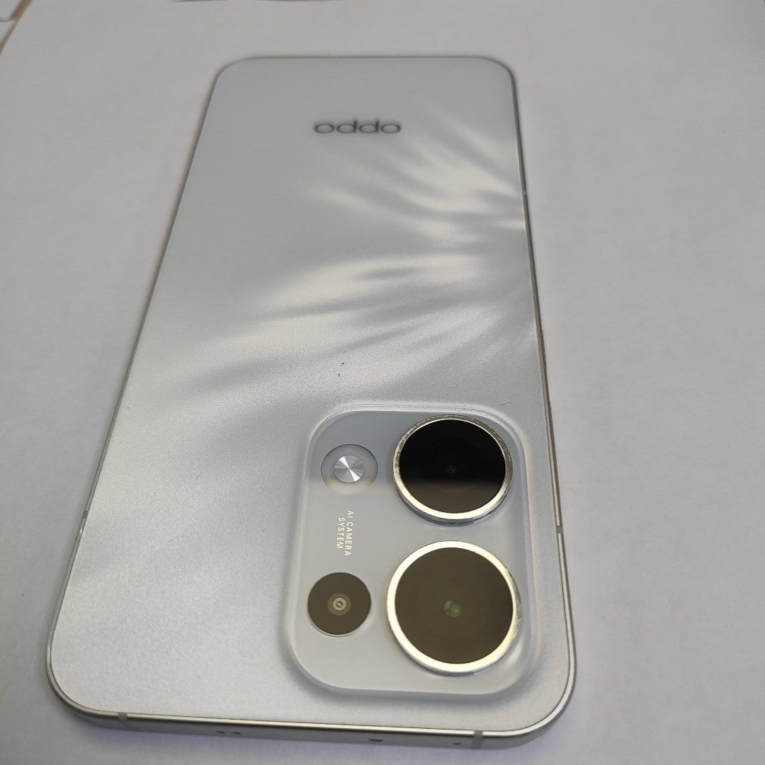 CELULAR OPPO RENO13 5G CPH2689 (2024) 512 GB 12 GB RAM (SEMINUEVO)