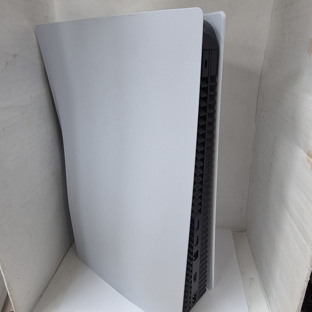 CONSOLA DE VIDEOJUEGO SONY PS5 825 SSD (SEMINUEVO)