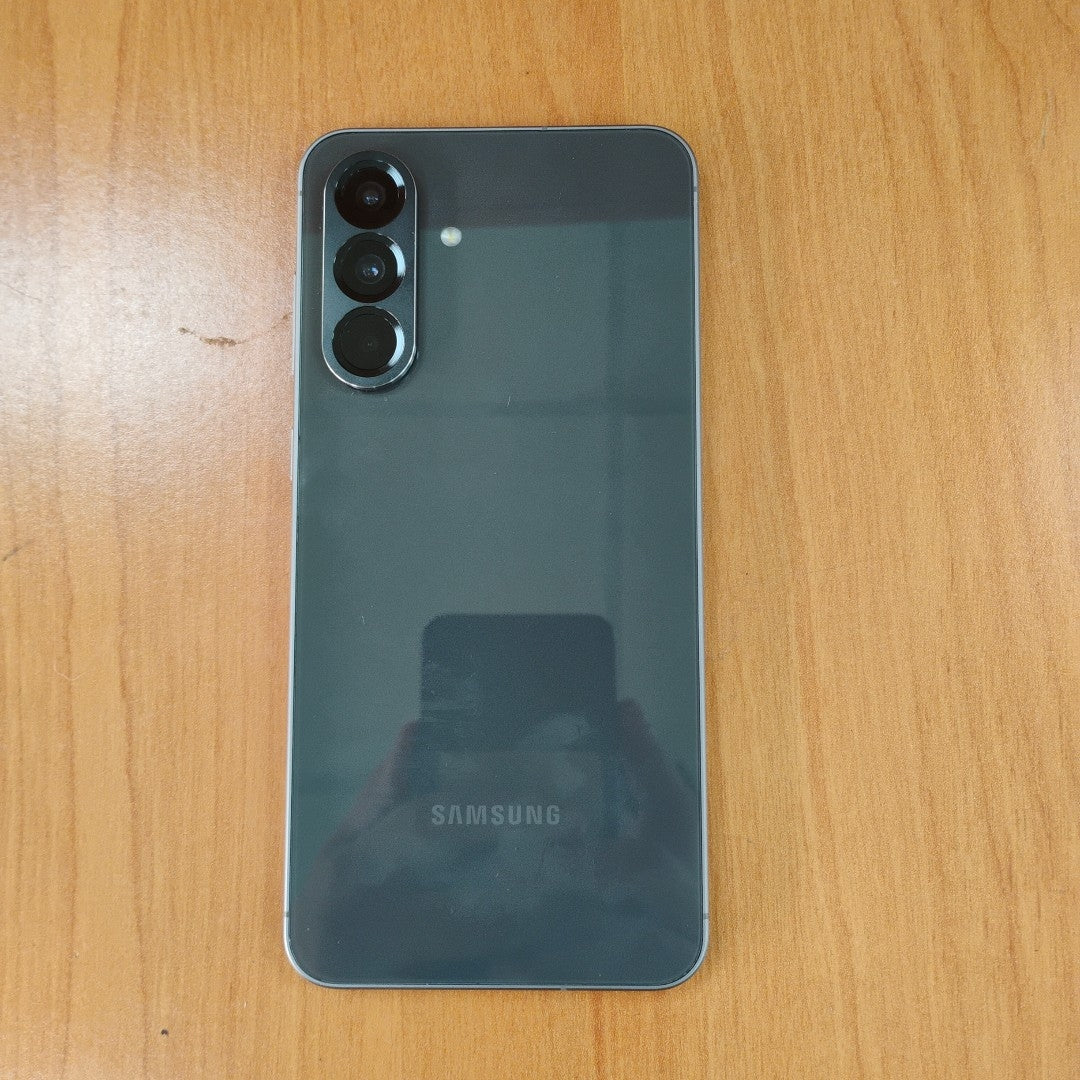 CELULAR SAMSUNG GALAXY A56 SM-A566E (2025) 128 GB 8 GB RAM (SEMINUEVO)