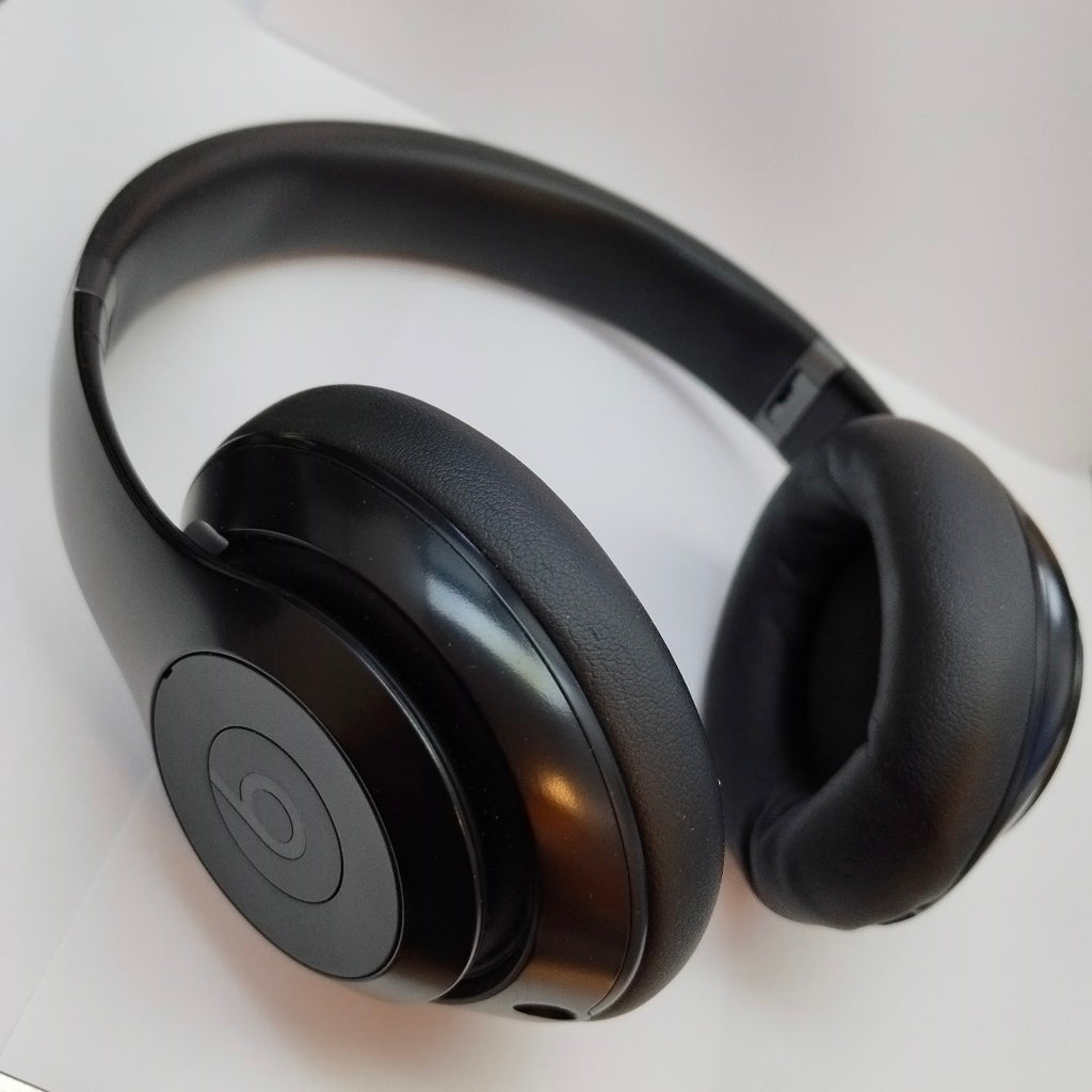 AUDIFONOS BEATS STUDIO PRO INALAMBRICO OVER EAR (SEMINUEVO)
