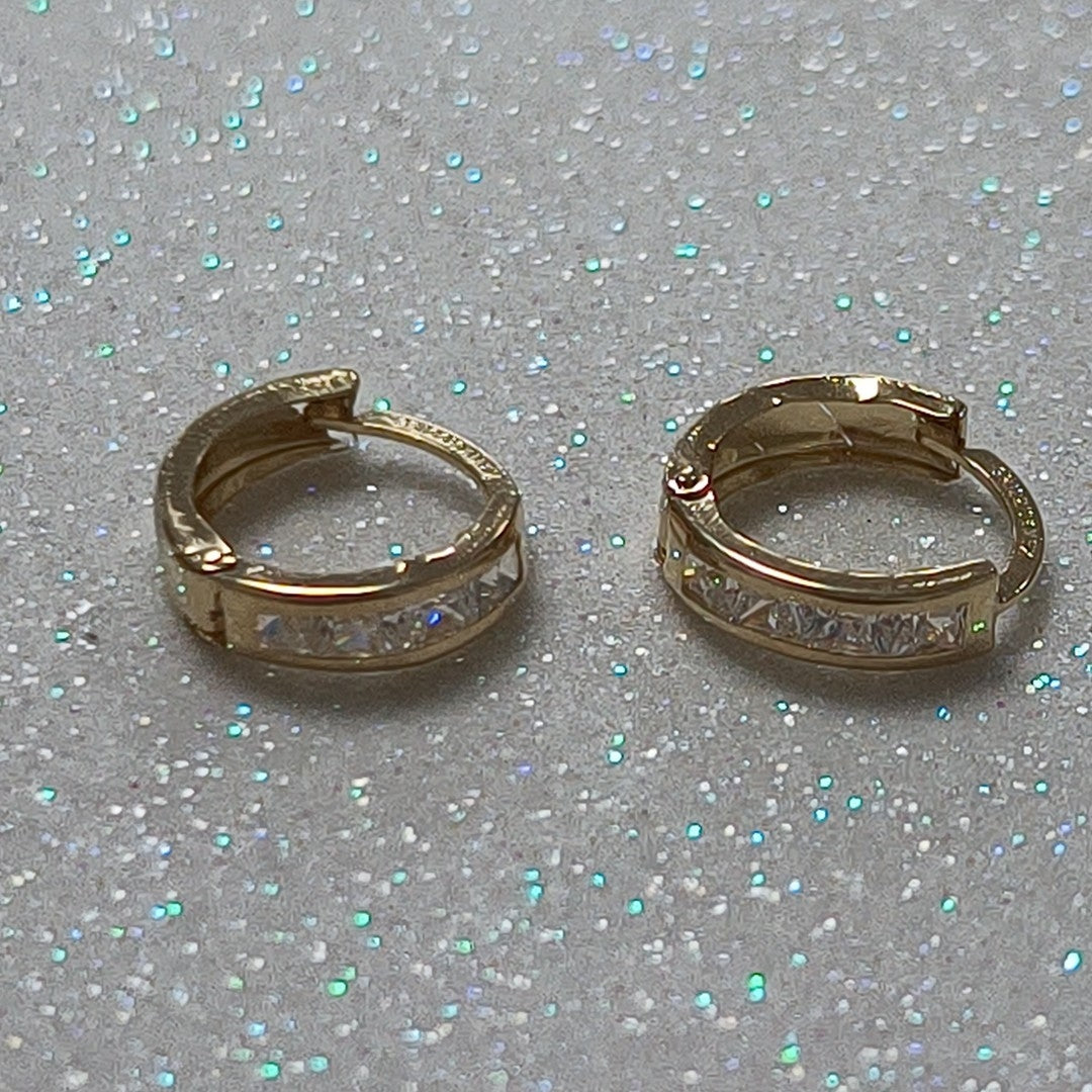 ARRACADAS PAR ORO 8 K 1.2 GRMS (SEMINUEVO)