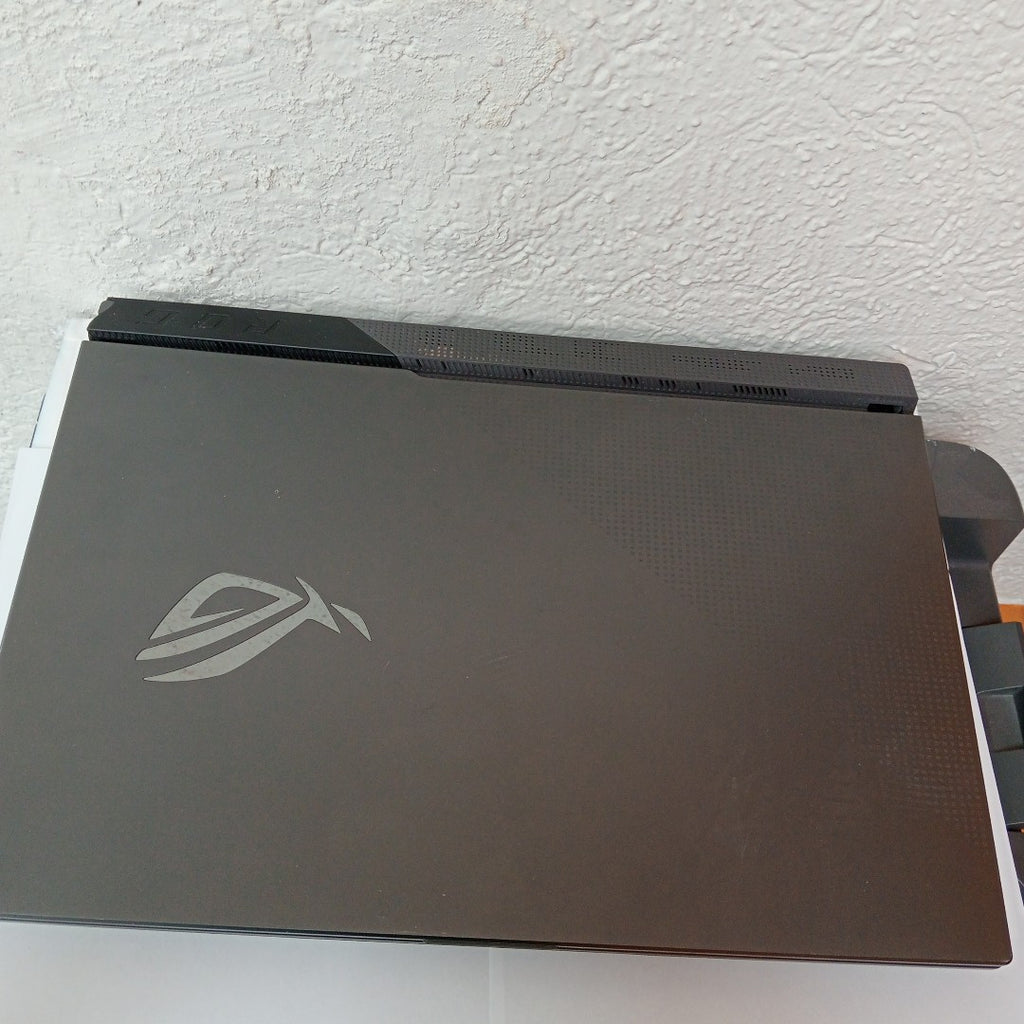 LAPTOP ASUS ROG STRIX G17 G713PV-WS94 (2024) 1 TB SSD 16 GB RAM (SEMINUEVO)