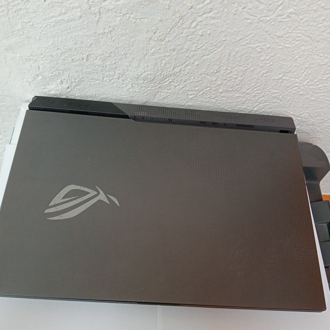 LAPTOP ASUS ROG STRIX G17 G713PV-WS94 (2024) 1 TB SSD 16 GB RAM (SEMINUEVO)