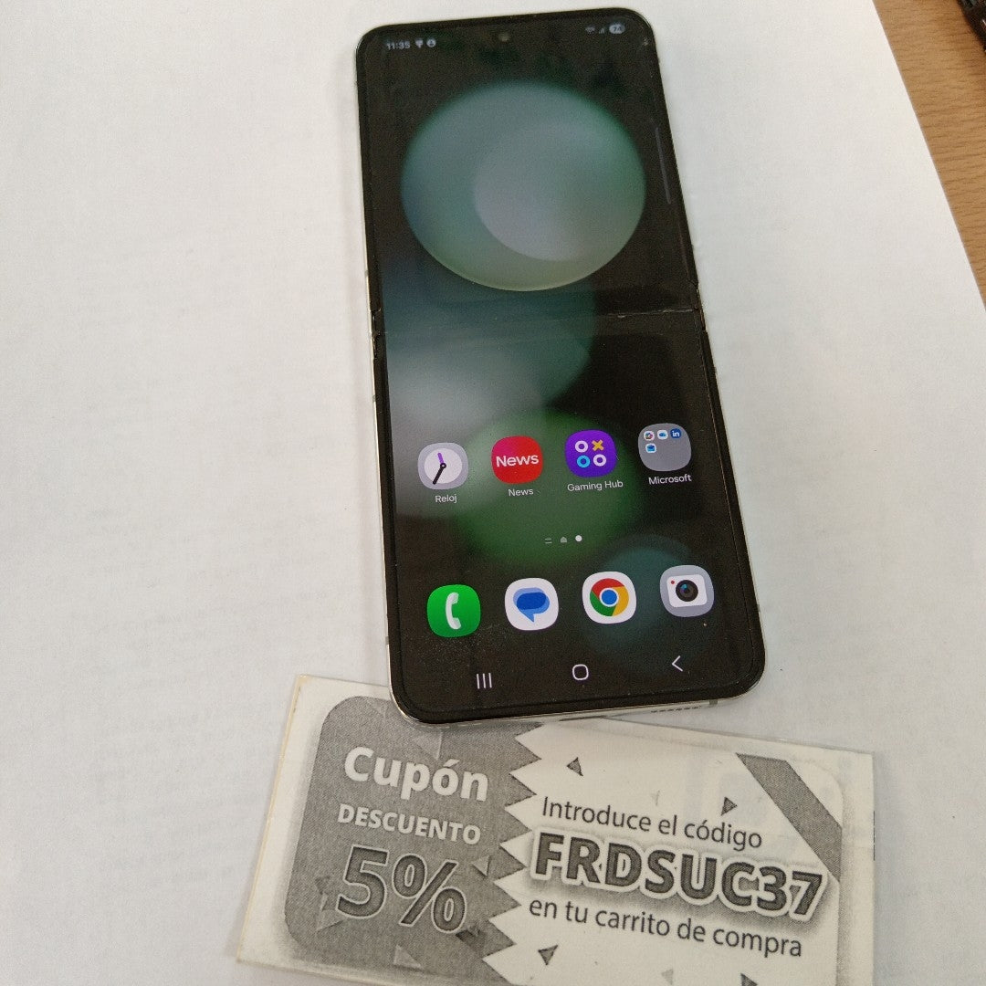 CELULAR SAMSUNG GALAXY Z FLIP 5 SM-F731B (2023) 256 GB 8 GB RAM (SEMINUEVO)
