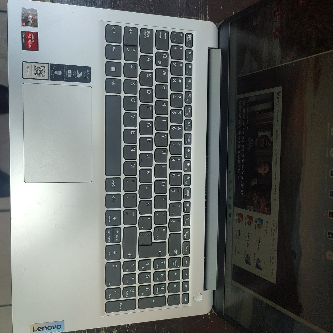 LAPTOP LENOVO IDEAPAD 1 15AMN7 (2023) 256 GB SSD 8 GB RAM (SEMINUEVO)