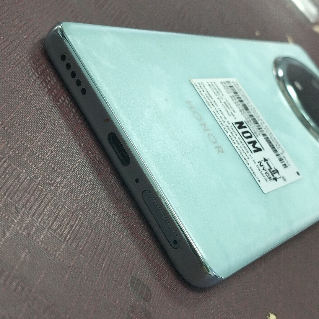 CELULAR HONOR MAGIC 7 LITE BRP-NX3 (2025) 512 GB 8 GB RAM (SEMINUEVO)