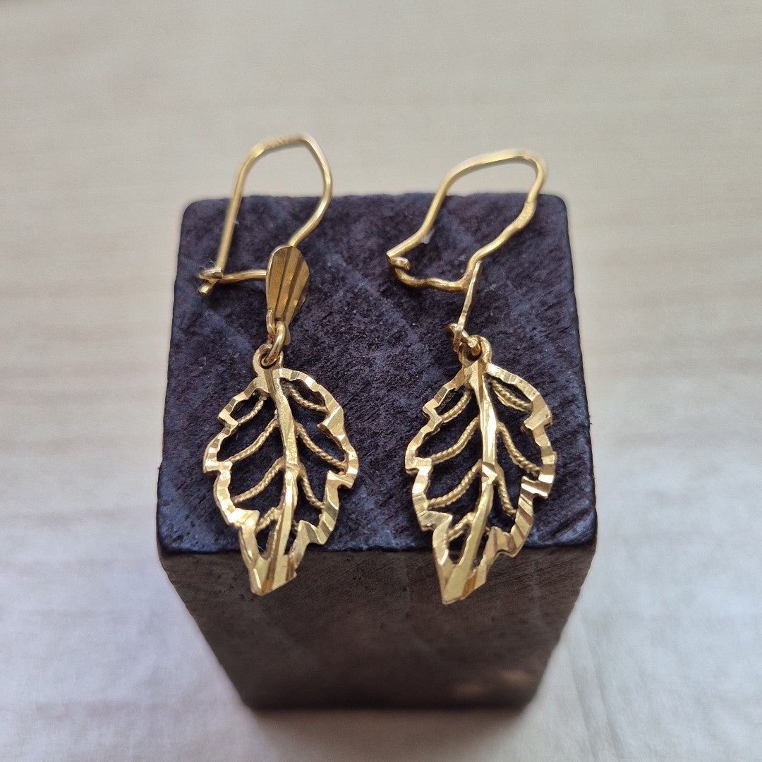 ARETES PAR ORO 18 K 2.4 GRMS (SEMINUEVO)