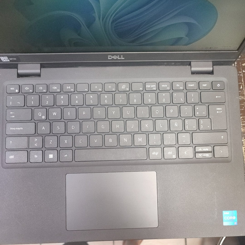 LAPTOP DELL LATITUDE 3420 (2022) 256 GB SSD 16 GB RAM (SEMINUEVO)