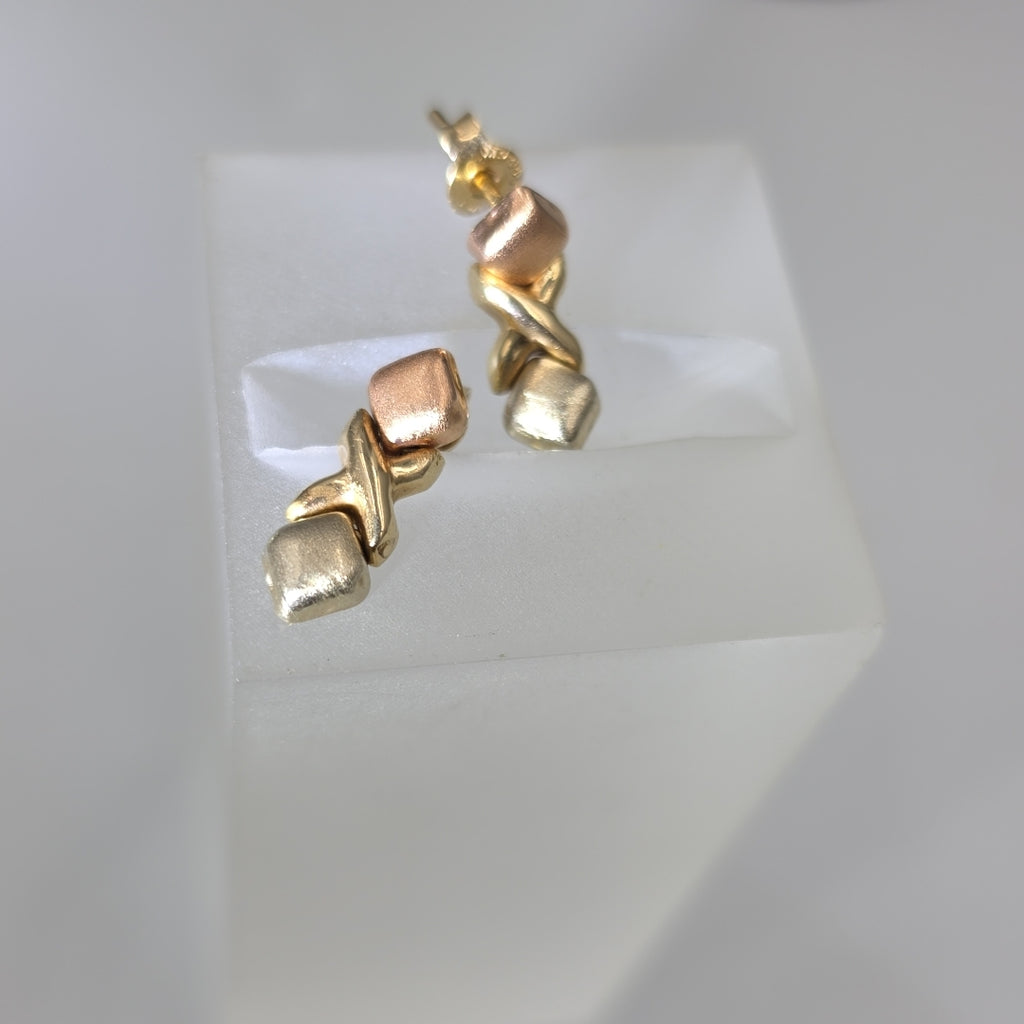BROQUELES PAR ORO 14 K 1.6 GRMS (SEMINUEVO)