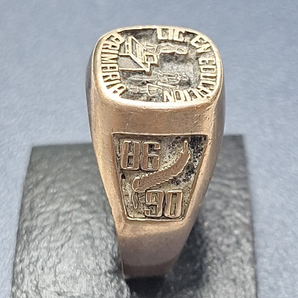ANILLO DE GRADUACIÓN ORO 8 K 6.9 GRMS (SEMINUEVO)
