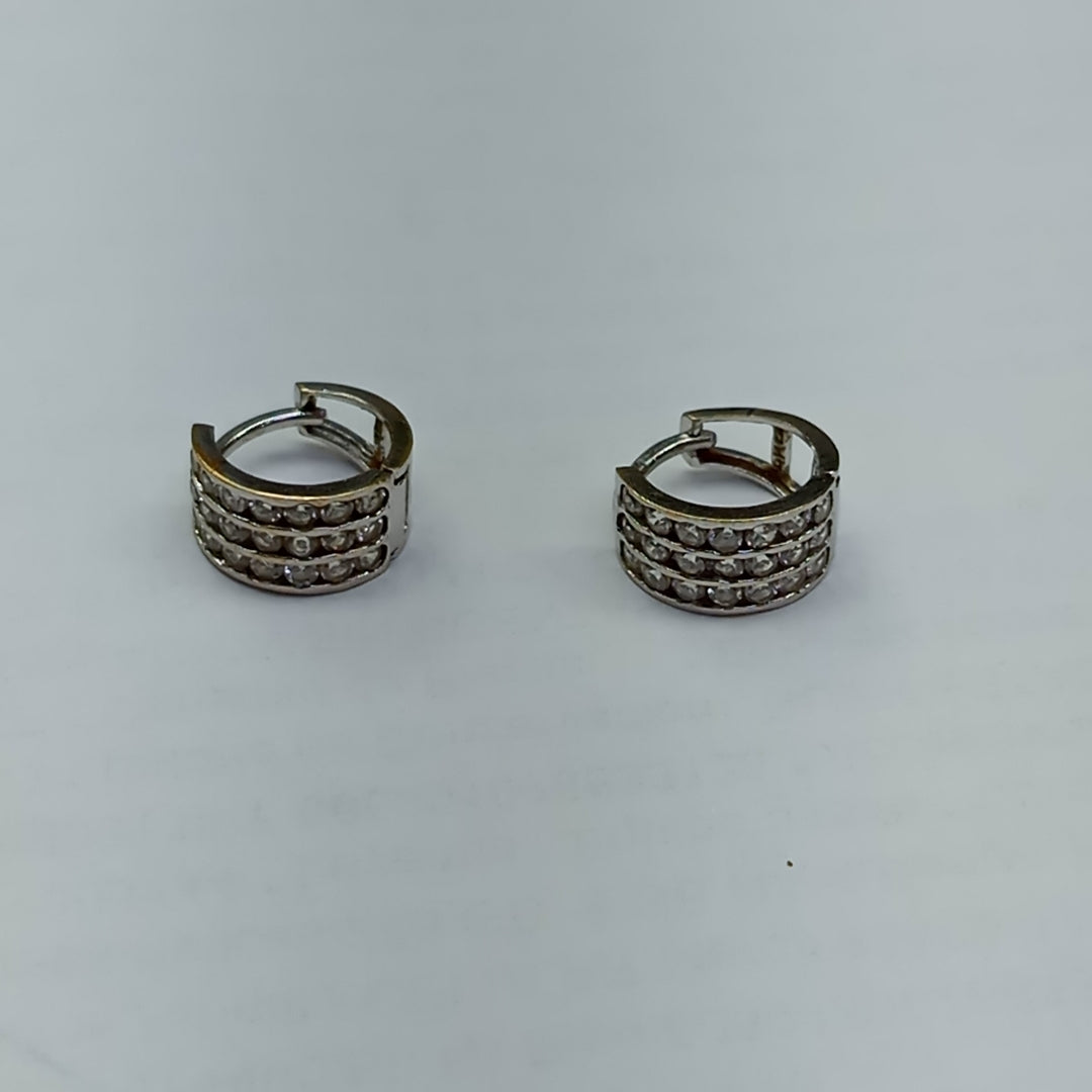 ARETES PAR ORO, ORO BLANCO 14 K 2.1 GRMS (SEMINUEVO)