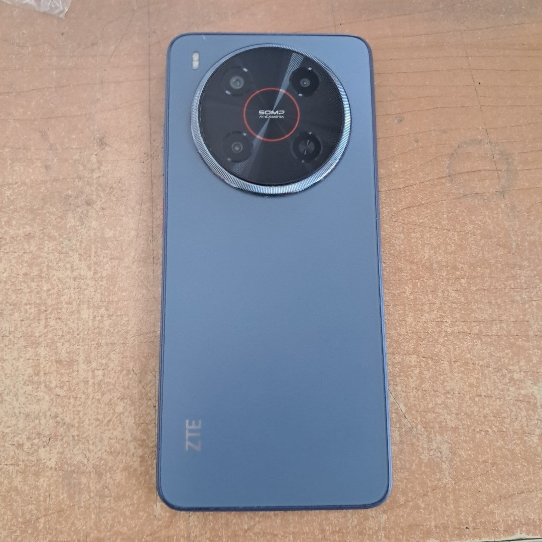 CELULAR ZTE BLADE V70 MAX Z2467 (2025) 256 GB 4 GB RAM (SEMINUEVO)