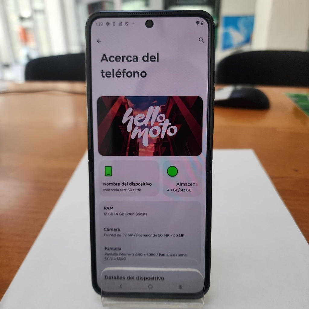CELULAR MOTOROLA RAZR 50 ULTRA XT2451-3 (2024) 512 GB 12 GB RAM (SEMINUEVO)