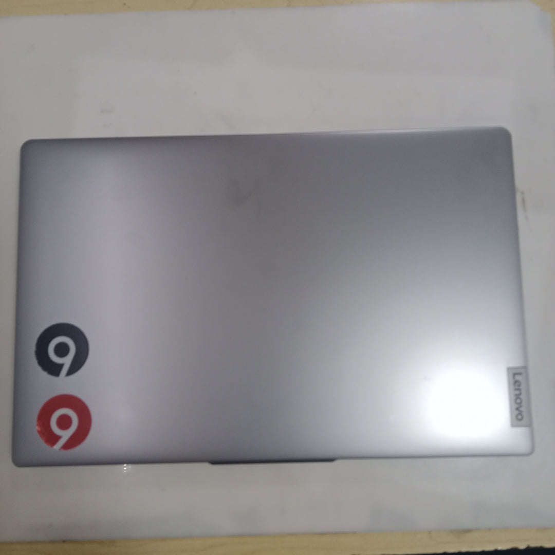 LAPTOP LENOVO IDEAPAD SLIM 3 15AMN8 (2025) 512 GB SSD 8 GB RAM (SEMINUEVO)
