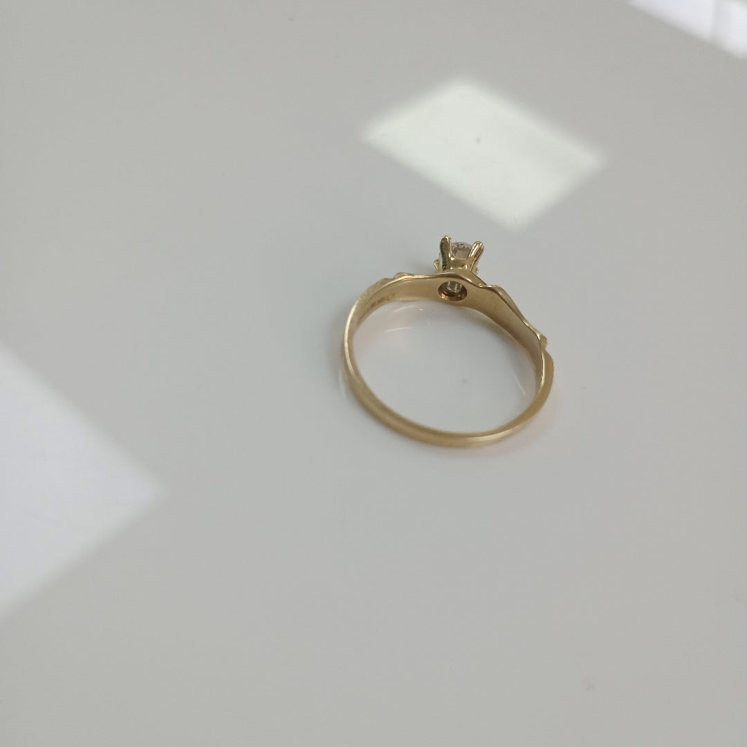 ANILLO, SOLITARIO ORO 10 K 1.7 GRMS (SEMINUEVO)