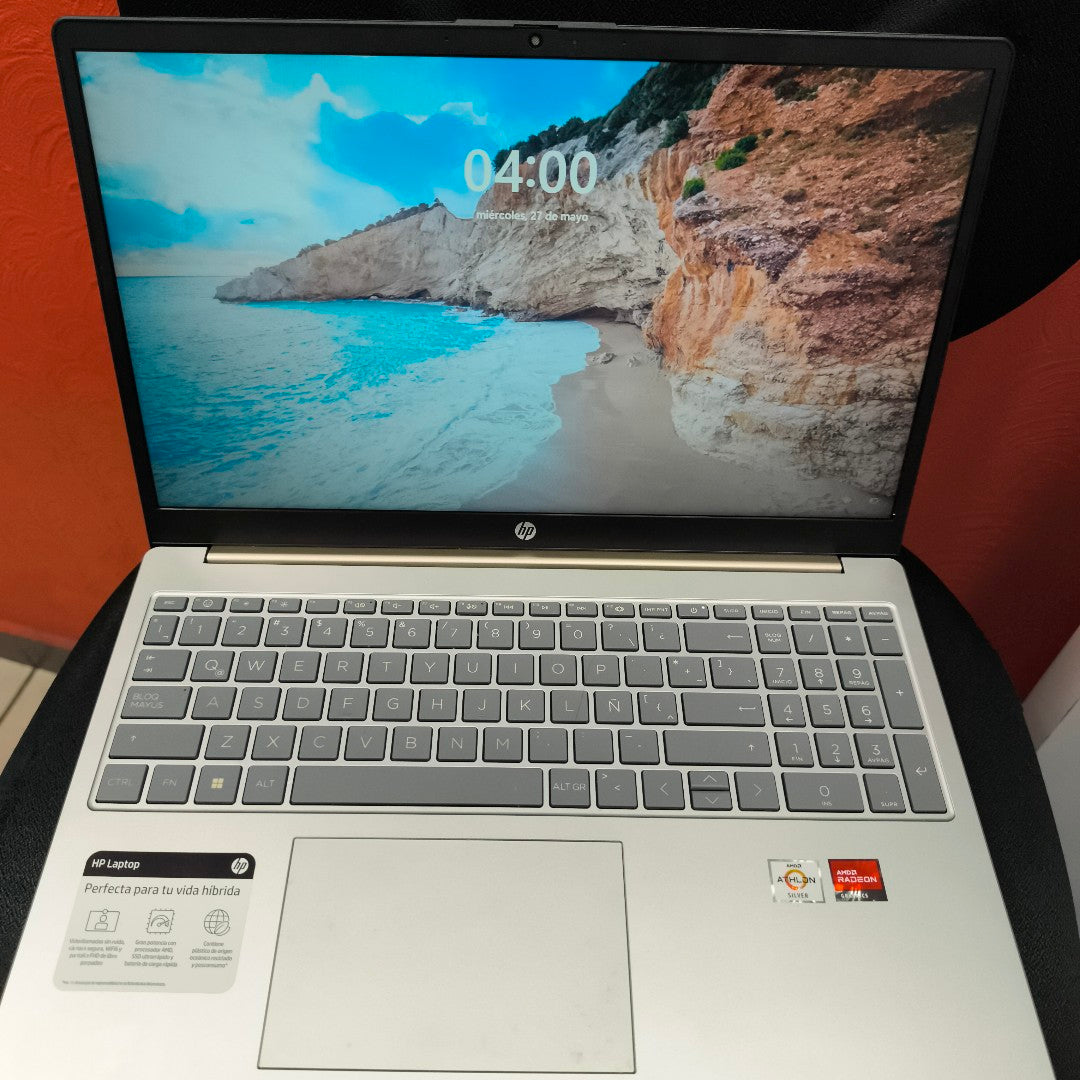 LAPTOP HP 15-FC0003LA (2023) 256 GB SSD 8 GB RAM (SEMINUEVO)