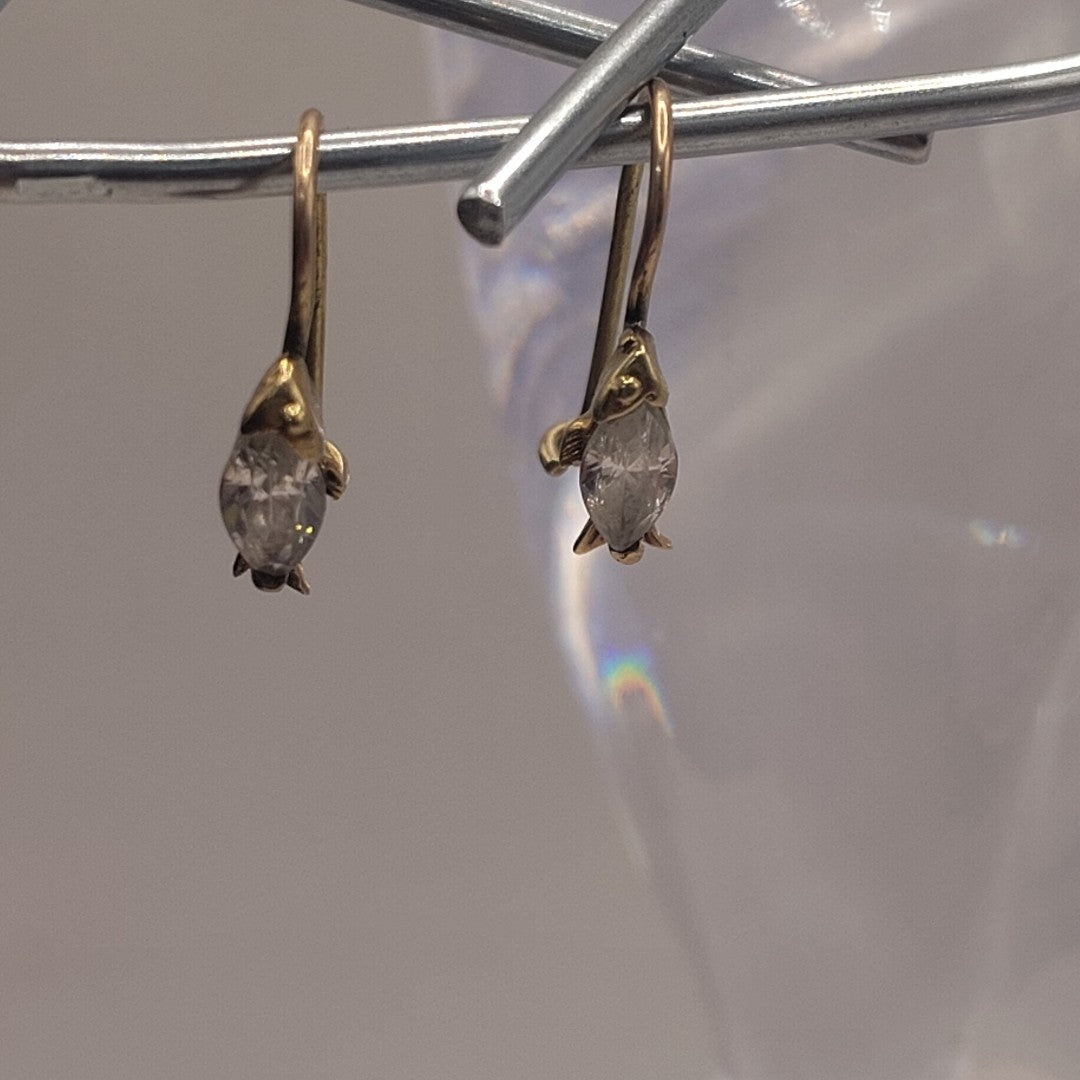 ARETES PAR ORO 8 K 0.9 GRMS (SEMINUEVO)