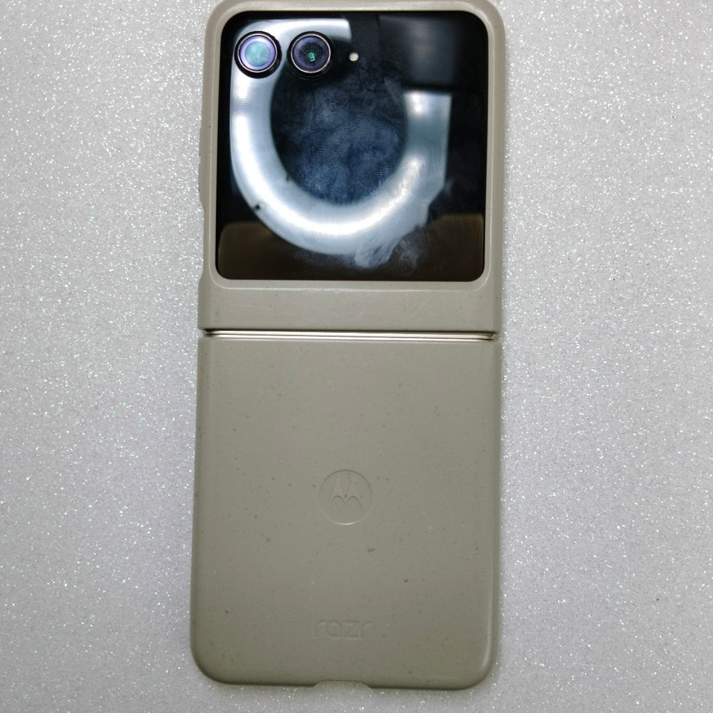 CELULAR MOTOROLA RAZR 50 5G XT2453-1 512 GB 12 GB RAM (SEMINUEVO)