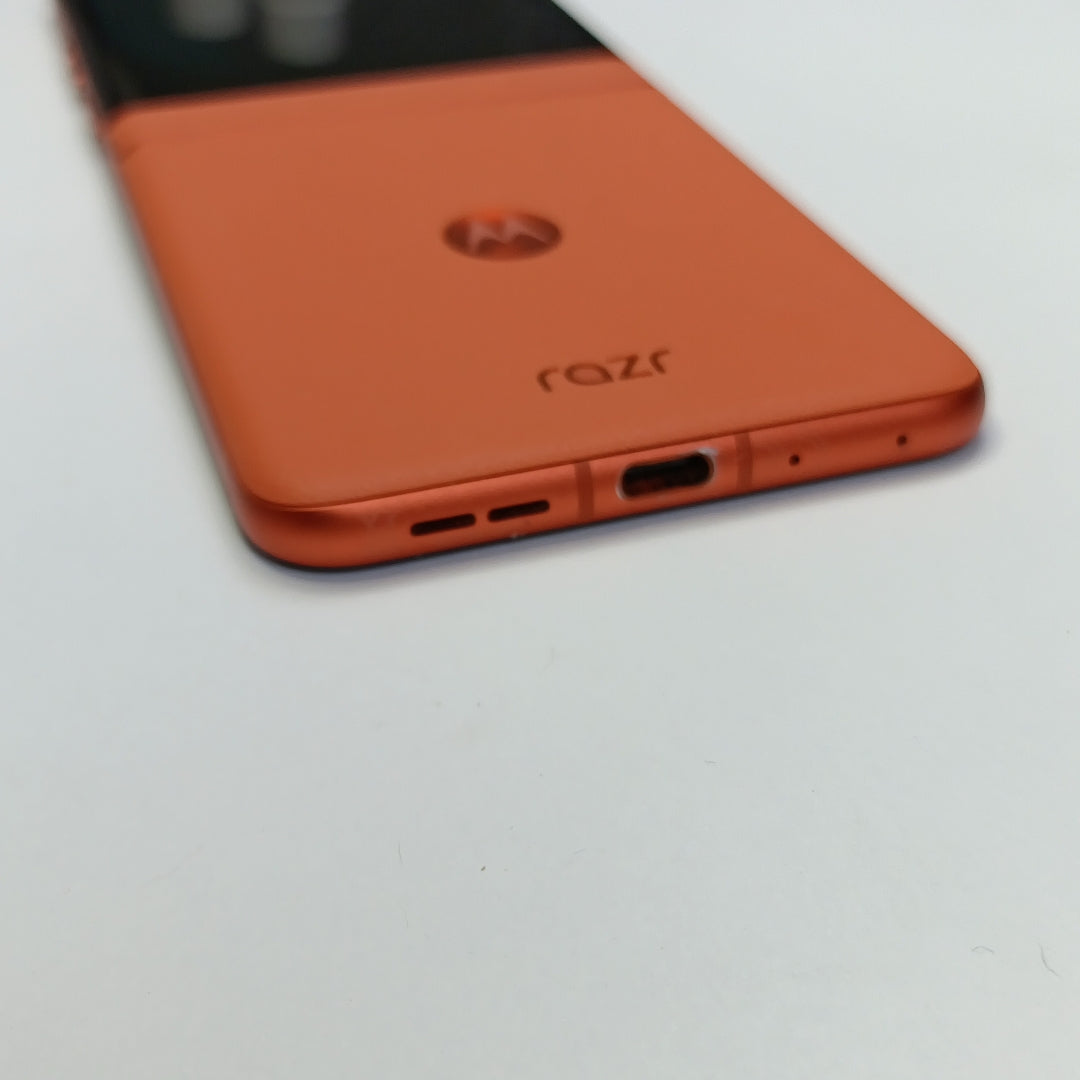 CELULAR MOTOROLA RAZR 50 5G XT2453-1 512 GB 12 GB RAM (SEMINUEVO)