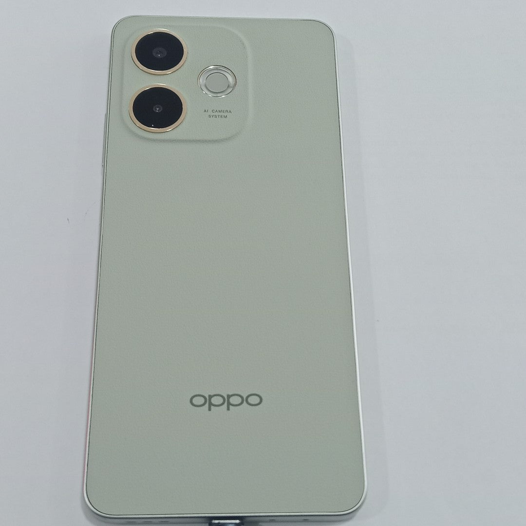 CELULAR OPPO A5 PRO CPH2711 (2025) 256 GB 8 GB RAM (SEMINUEVO)