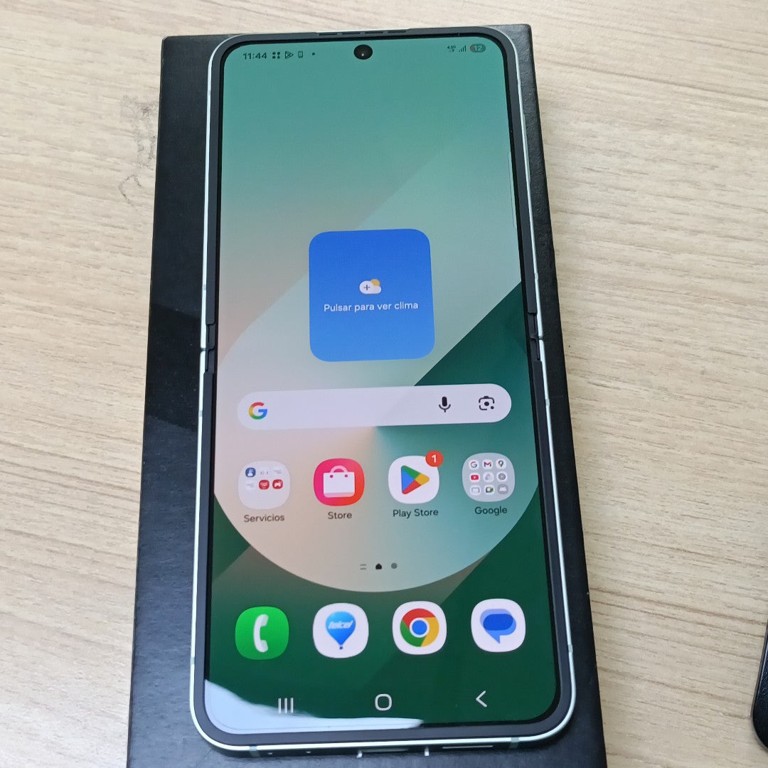 CELULAR SAMSUNG GALAXY Z FLIP6 SM-F741B (2024) 512 GB 12 GB RAM (SEMINUEVO)