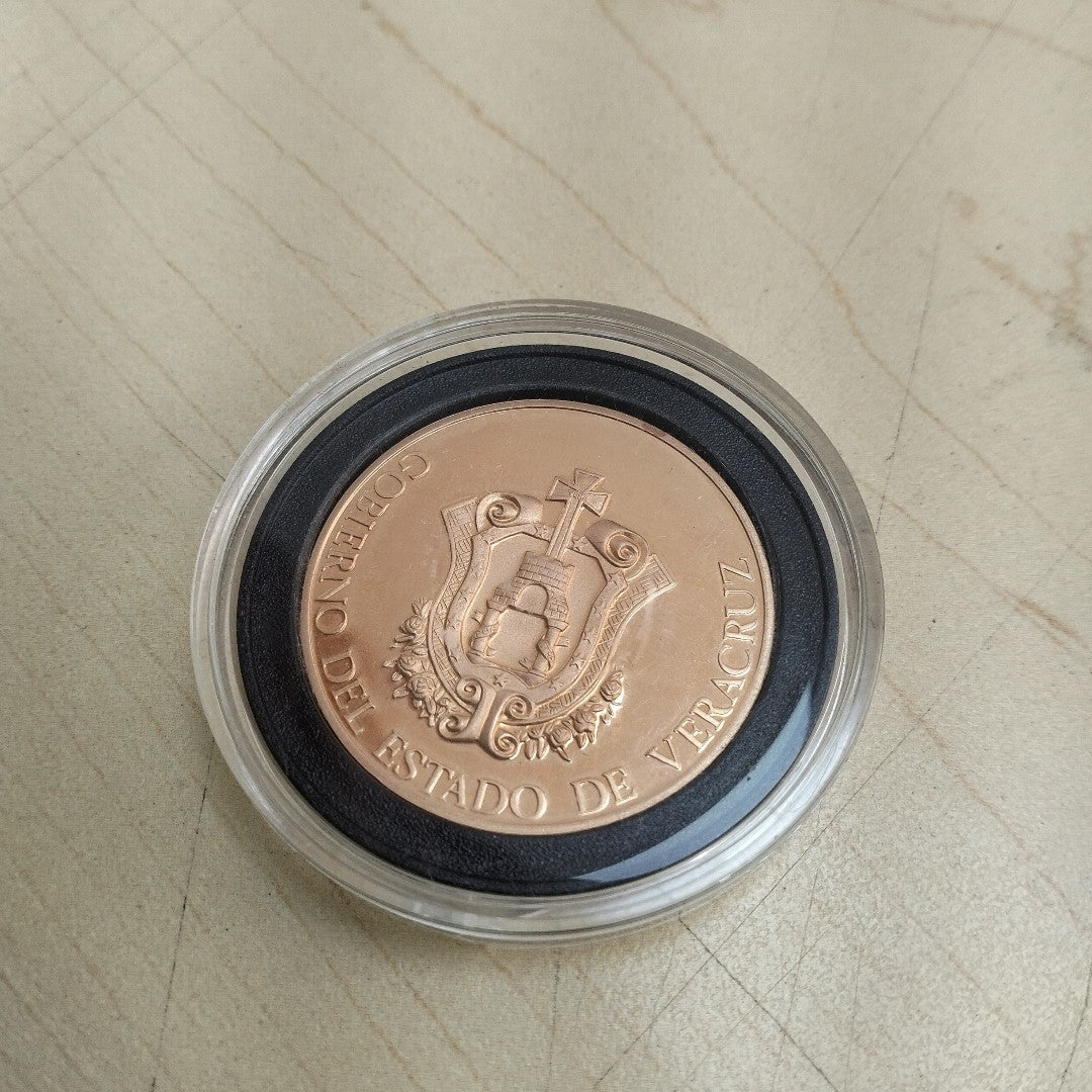 MEDALLA CONMEMORATIVA ORO 18 K 42,00 GRMS (SEMINUEVO)