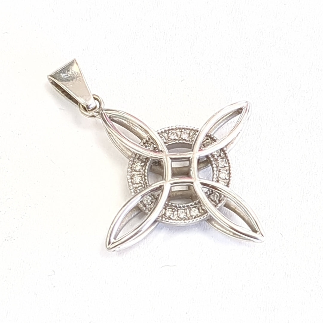 DIJE ORO BLANCO 10 K 6.2 GRMS (SEMINUEVO)
