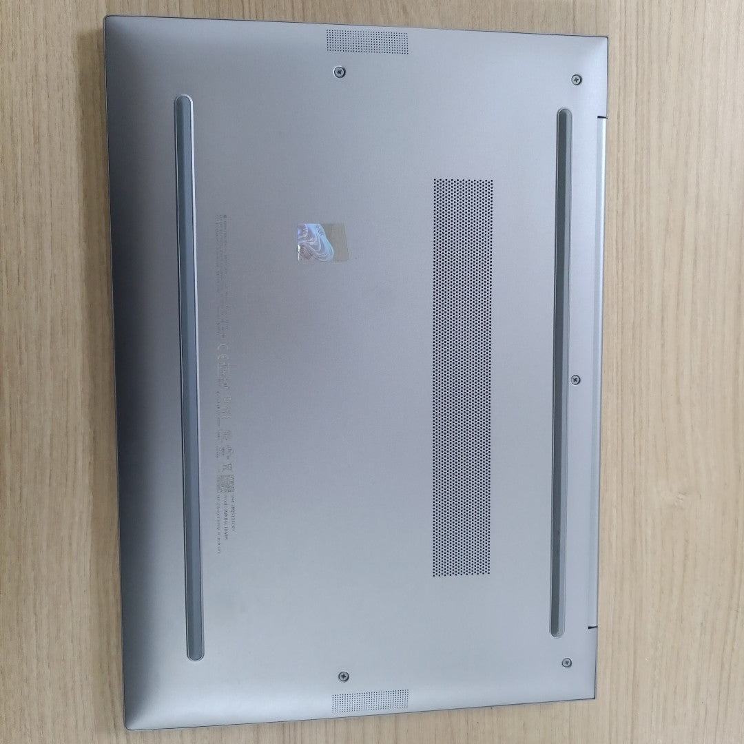LAPTOP HP ZBOOK FIREFLY 14 G11 (2024) 512 GB SSD 16 GB RAM (SEMINUEVO)