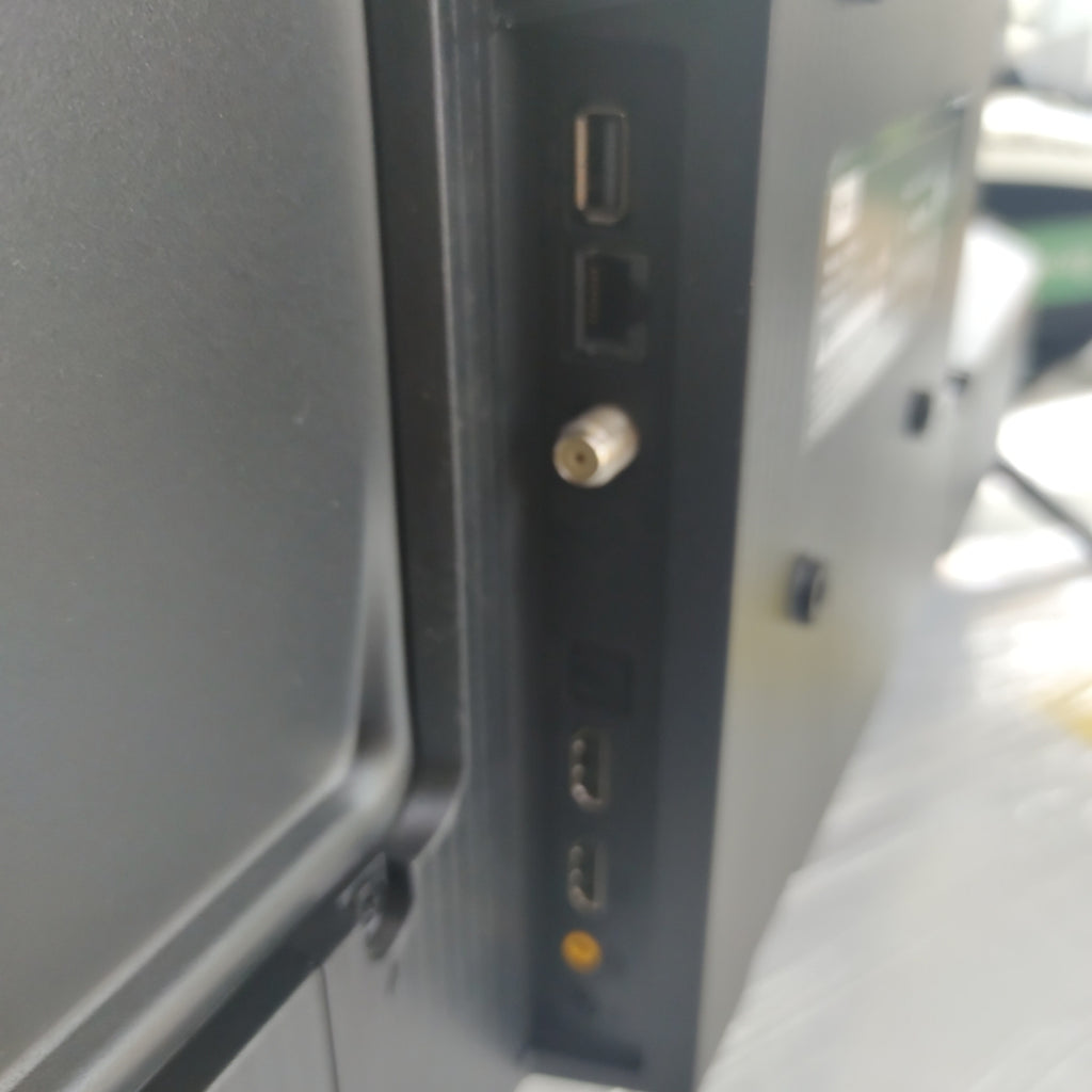 PANTALLA TCL 32Q2K 32" QLED 4K (SEMINUEVO)