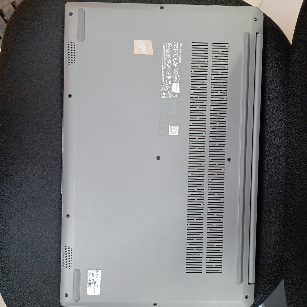 LAPTOP LENOVO IDEAPAD 1 15AMN7 (2024) 256 GB SSD 8 GB RAM (SEMINUEVO)