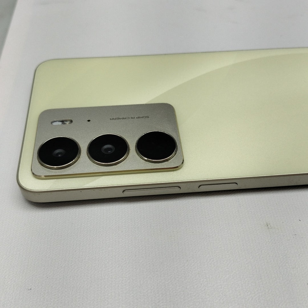 CELULAR REALME C75 RMX3941 (2025) 256 GB 8 GB RAM (SEMINUEVO)