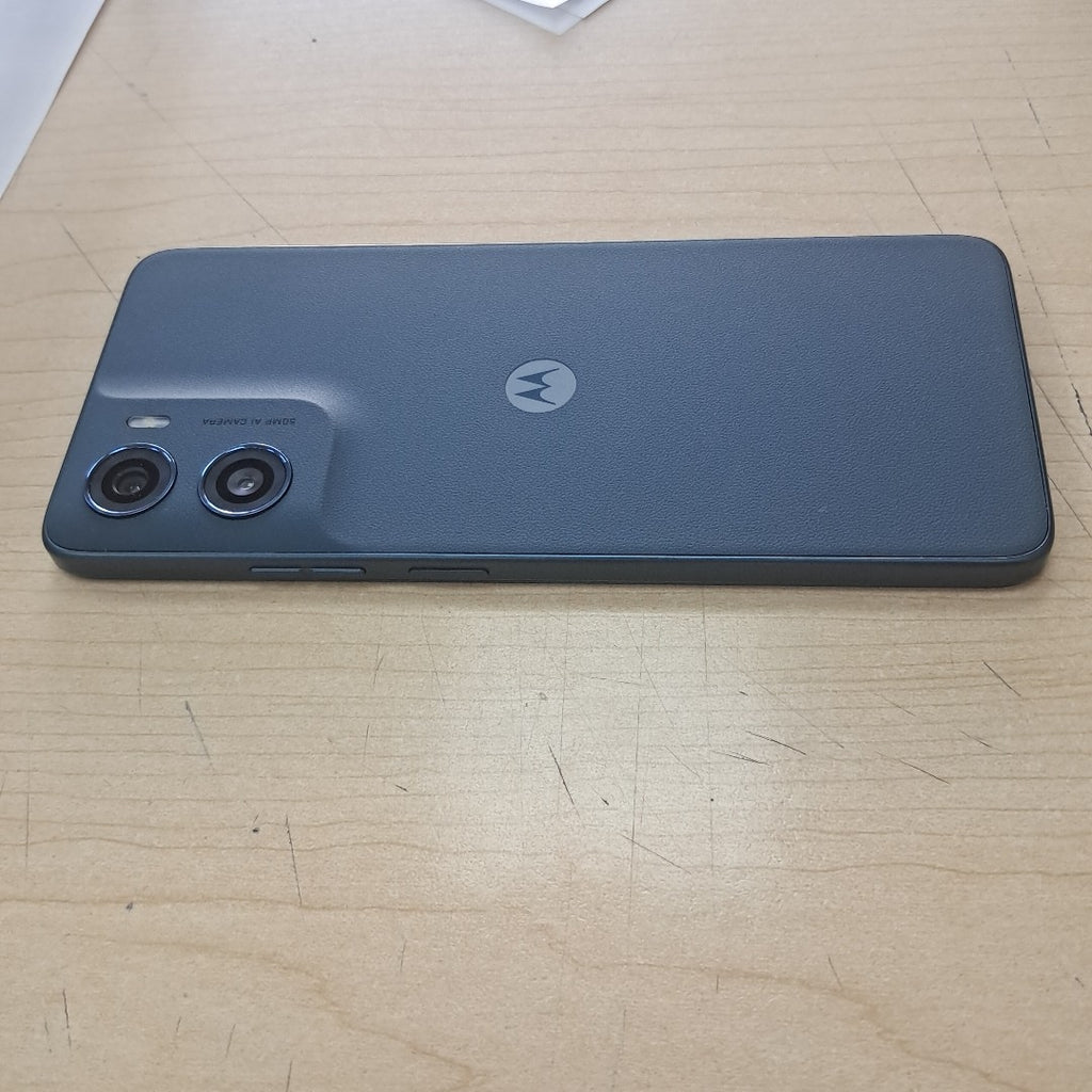 CELULAR MOTOROLA MOTO G06 XT2535-2 (2025) 64 GB 4 GB RAM (SEMINUEVO)
