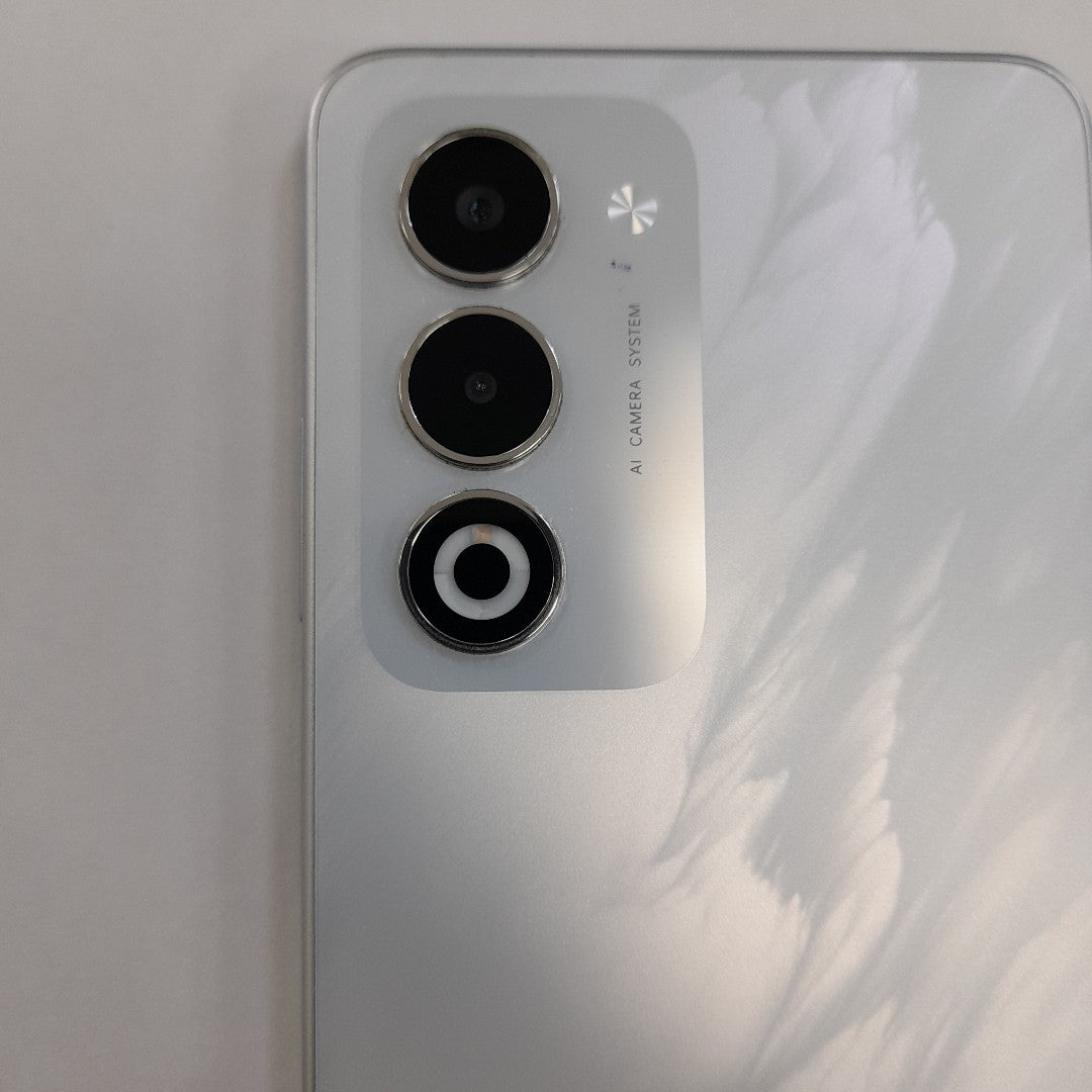 CELULAR OPPO A5 CPH2727 (2025) 256 GB 4 GB RAM (SEMINUEVO)