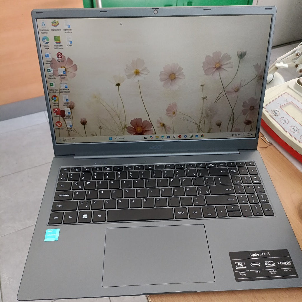 LAPTOP ACER ASPIRE LITE 15 AL15-31P-C2MZ (2024) 256 GB SSD 8 GB RAM (SEMINUEVO)
