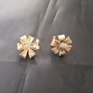 ARETES PAR ORO COMBINADO 10 K 4,10 GRMS (SEMINUEVO)