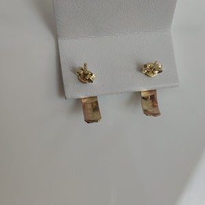 ARETES PAR ORO COMBINADO 14 K 1.2 GRMS (SEMINUEVO)