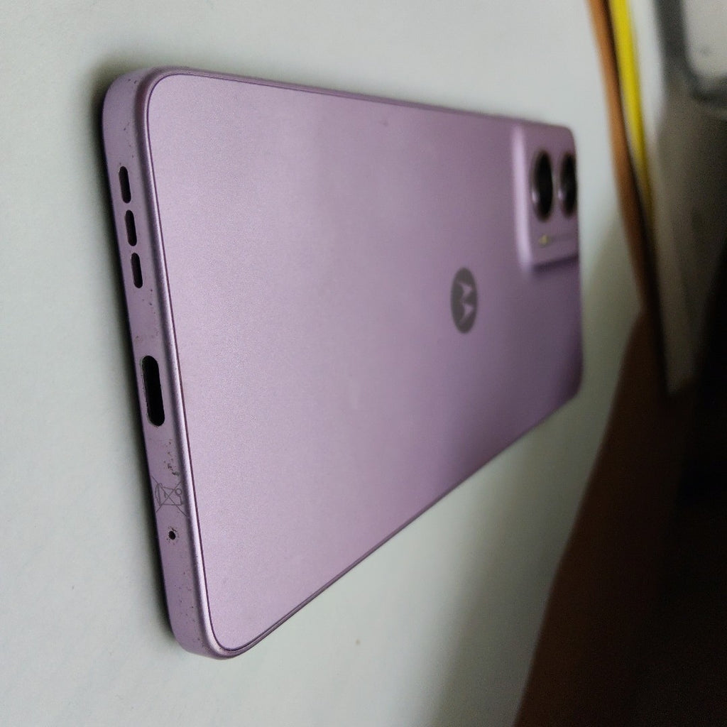 CELULAR MOTOROLA MOTO G24 XT2423-1 (2024) 256 GB 4 GB RAM (SEMINUEVO)