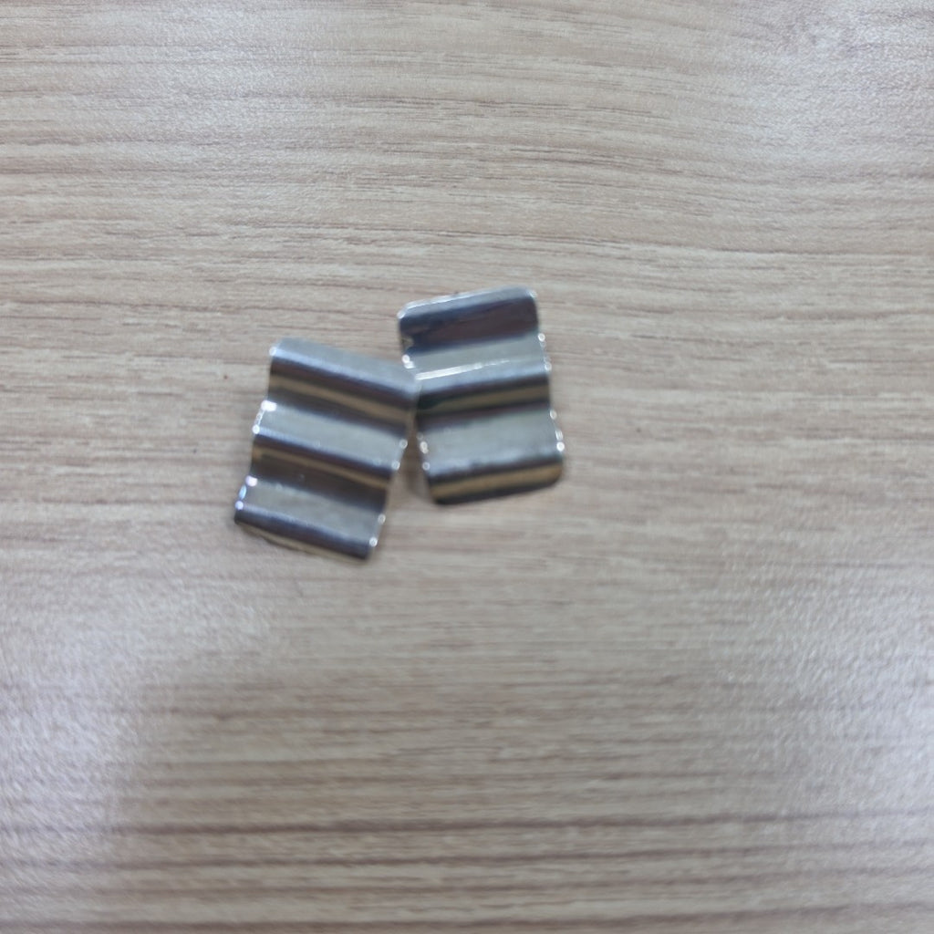 ARETES PAR PLATA 2.9 GRMS (SEMINUEVO)